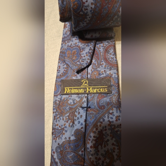 Vintage Neiman marcus paisley mens silk tie luxury executive festival bussines - Picture 3 of 3